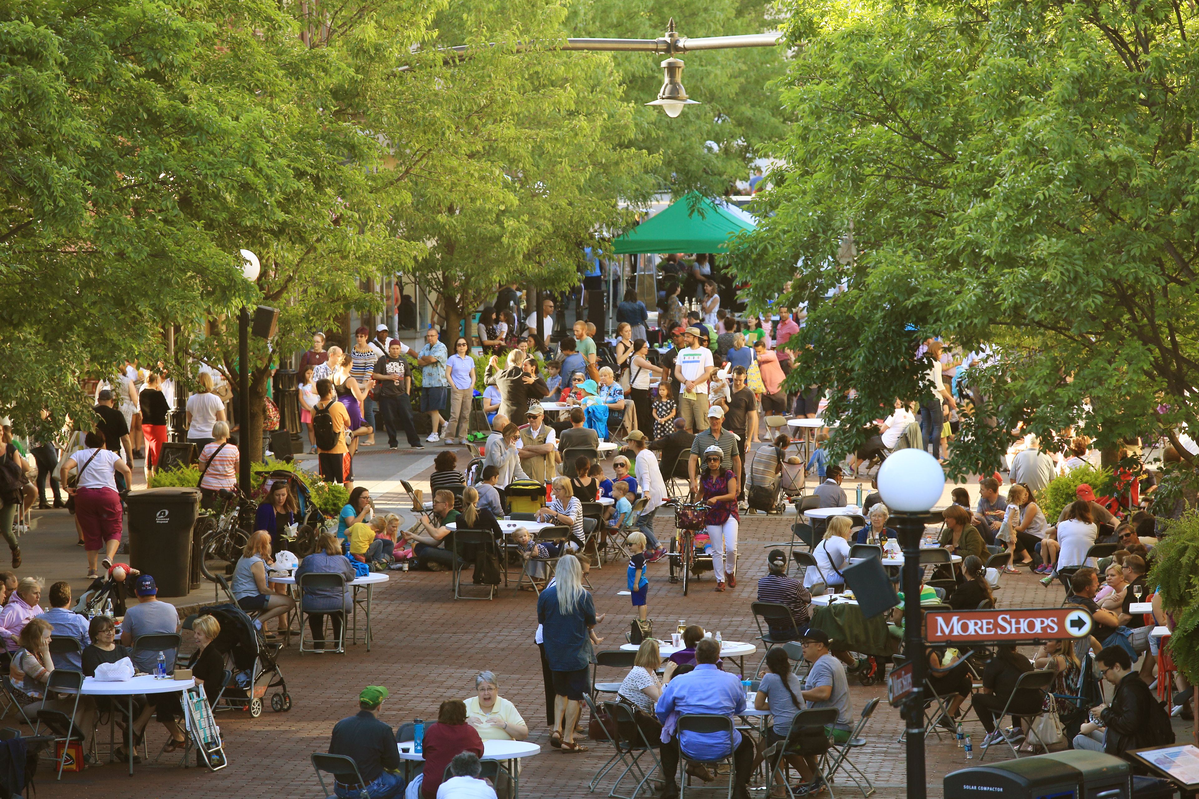 Crowd at Thursday Night Out in Oak Park